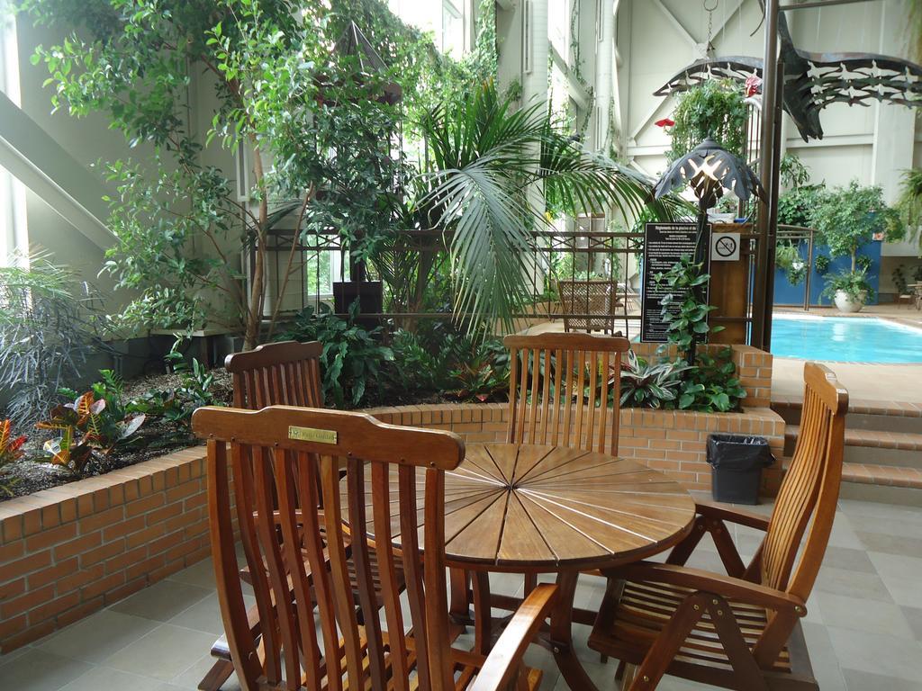 Hotel L'Oie Des Neiges Lévis Екстериор снимка